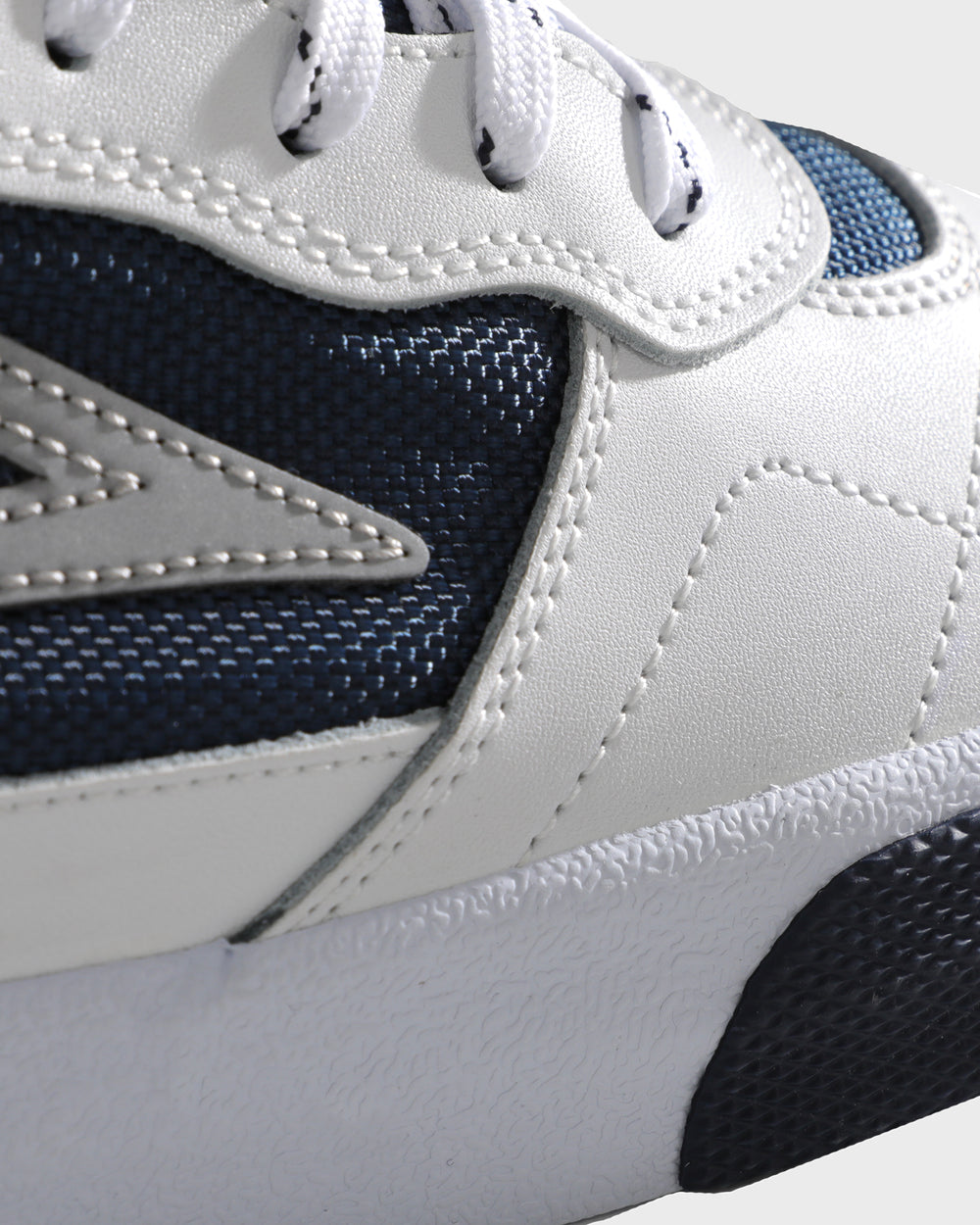 CAMBRIDGE -  WHITE LEATHER NAVY REFLECTIVE
