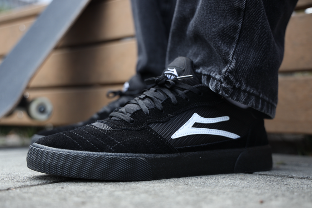 CAMBRIDGE - BLACK SUEDE